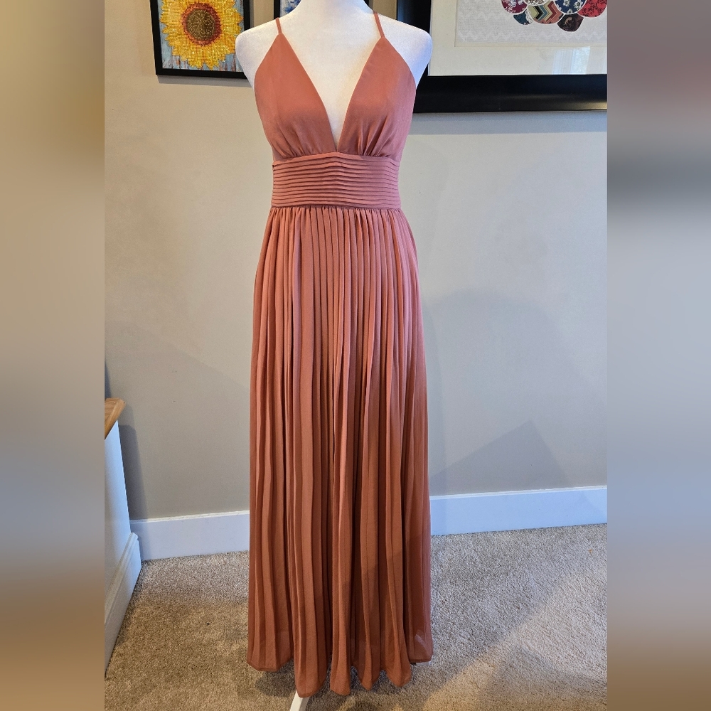 Lulu's Mauve Pink Sleeveless Pleated Maxi Dress